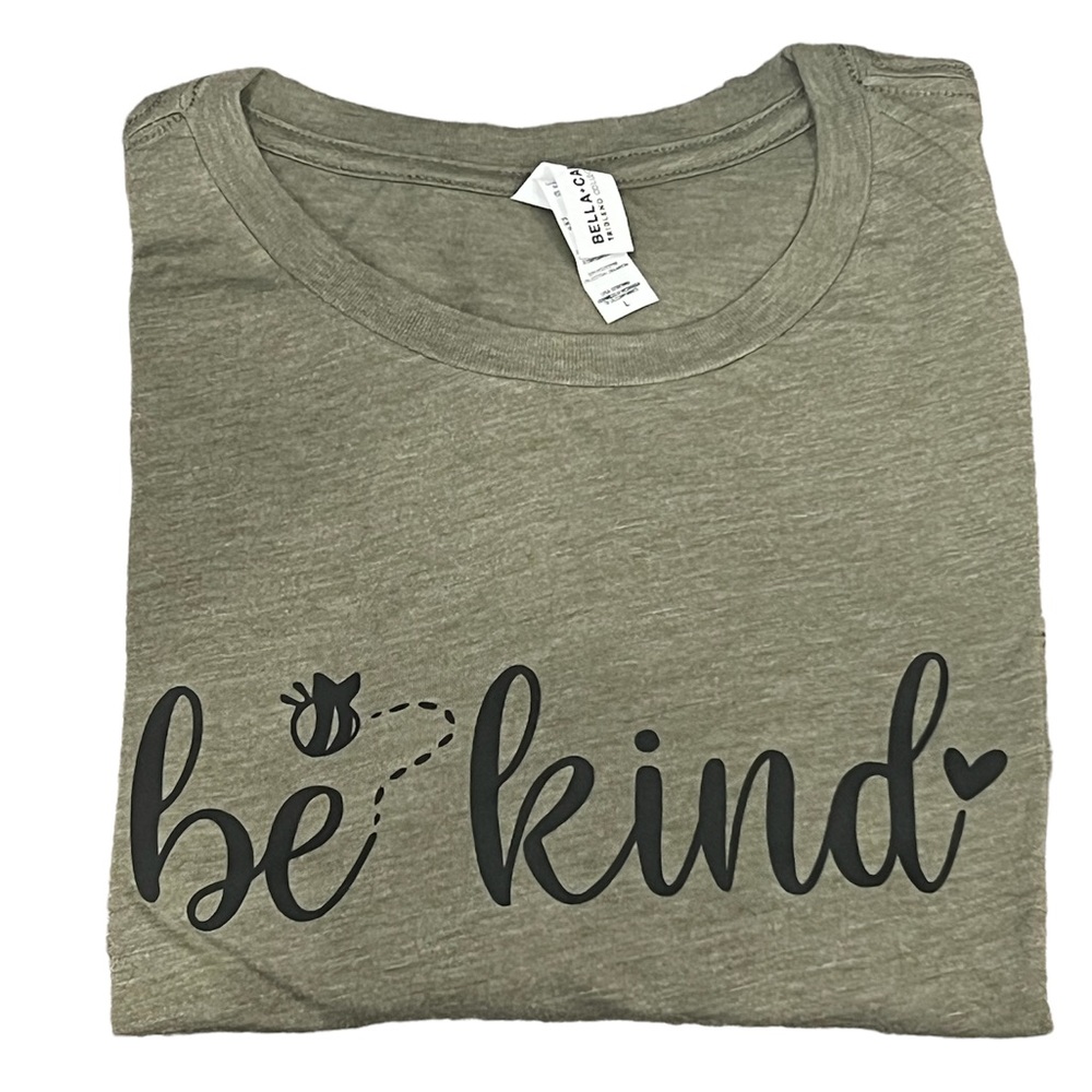 New Handmade Be Kind Bee Tee Shirt Bella and Canvas Boutique Vinyl Unique Large